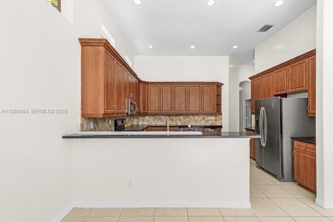 House in Naples, Florida 4 bedrooms № 2046811 - photo 12