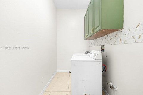 House in Naples, Florida 4 bedrooms № 2046811 - photo 23