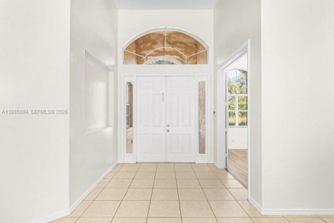 House in Naples, Florida 4 bedrooms № 2046811 - photo 5