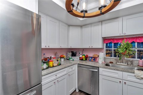 Condo in Ocala, Florida, 2 bedrooms  № 1793572 - photo 15