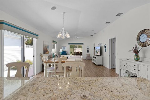 Casa en venta en The Villages, Florida, 2 dormitorios, 130.06 m2 № 1910899 - foto 13