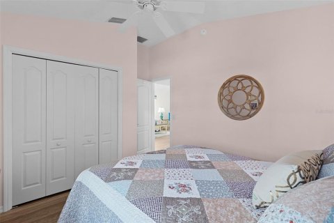 House in The Villages, Florida 2 bedrooms, 130.06 sq.m. № 1910899 - photo 25