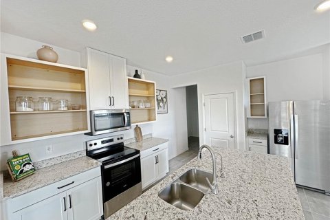 House in Bartow, Florida 4 bedrooms, 156.73 sq.m. № 1767925 - photo 8
