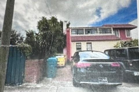 Propiedad comercial en venta en Miami, Florida, 342.53 m2 № 2032918 - foto 2