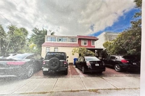 Propiedad comercial en Miami, Florida 342.53 m2 № 2032918