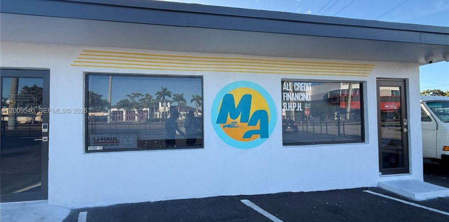 Immobilier commercial à Hollywood, Floride № 2074503