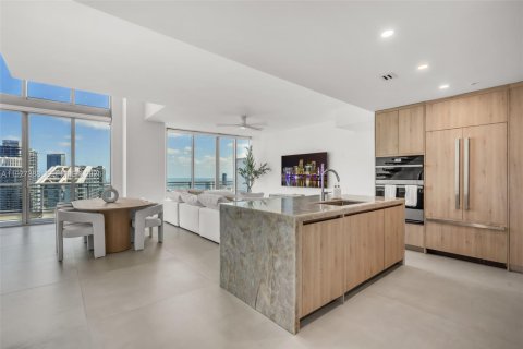 Condominio en alquiler en Miami, Florida, 3 dormitorios, 212.65 m2 № 1986266 - foto 2