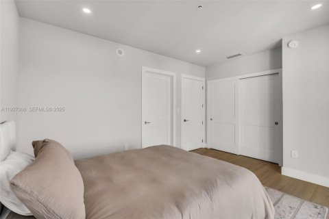 Condominio en alquiler en Miami, Florida, 3 dormitorios, 212.65 m2 № 1986266 - foto 30