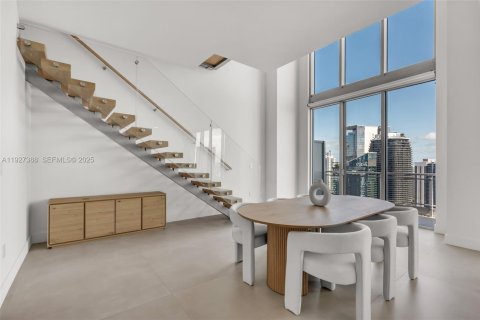 Condominio en alquiler en Miami, Florida, 3 dormitorios, 212.65 m2 № 1986266 - foto 12
