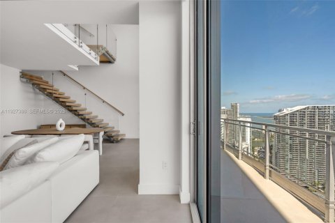 Condominio en alquiler en Miami, Florida, 3 dormitorios, 212.65 m2 № 1986266 - foto 6