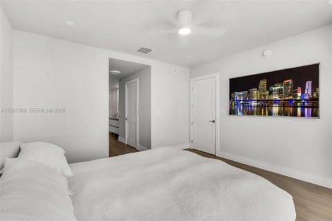 Condominio en alquiler en Miami, Florida, 3 dormitorios, 212.65 m2 № 1986266 - foto 20