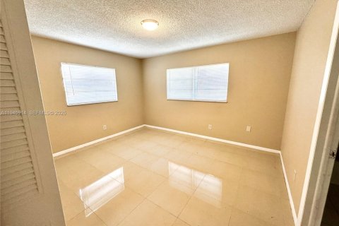 Copropriété à vendre à Davie, Floride: 2 chambres, 94.85 m2 № 2002166 - photo 5