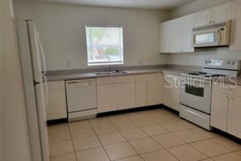 Adosado en alquiler en Kissimmee, Florida, 3 dormitorios, 155.15 m2 № 1902663 - foto 3