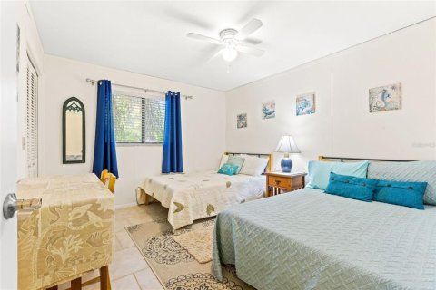 House in Palm Harbor, Florida 3 bedrooms, 186.18 sq.m. № 1640277 - photo 13