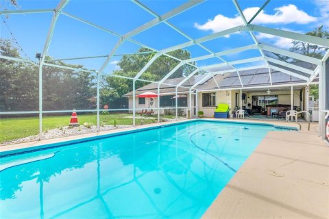 House in Palm Harbor, Florida 3 bedrooms, 186.18 sq.m. № 1640277 - photo 2