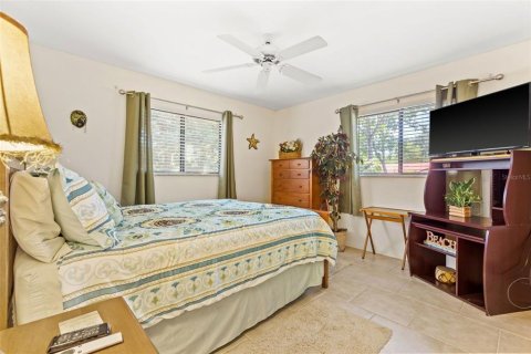 House in Palm Harbor, Florida 3 bedrooms, 186.18 sq.m. № 1640277 - photo 28