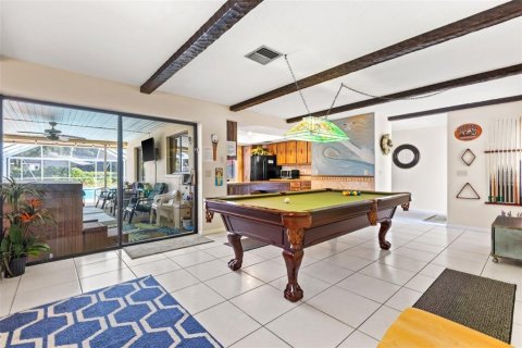 House in Palm Harbor, Florida 3 bedrooms, 186.18 sq.m. № 1640277 - photo 5