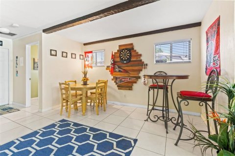 House in Palm Harbor, Florida 3 bedrooms, 186.18 sq.m. № 1640277 - photo 4