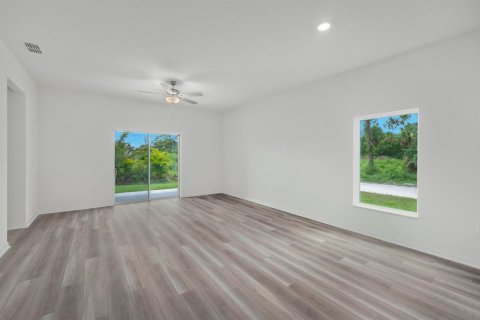 House in Vero Beach, Florida 4 bedrooms, 171.96 sq.m. № 2245375 - photo 14