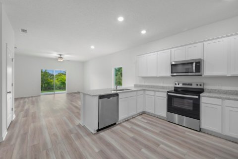 House in Vero Beach, Florida 4 bedrooms, 171.96 sq.m. № 2245375 - photo 6