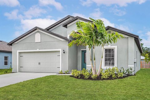House in Vero Beach, Florida 4 bedrooms, 171.96 sq.m. № 2245375 - photo 2