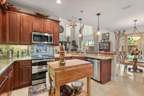 House in Winter Garden, Florida 3 bedrooms, 249.35 sq.m. № 2322724 - photo 11