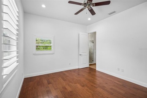 Casa en venta en Tampa, Florida, 4 dormitorios, 292.08 m2 № 2377886 - foto 5