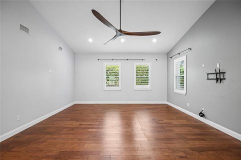 Casa en venta en Tampa, Florida, 4 dormitorios, 292.08 m2 № 2377886 - foto 4