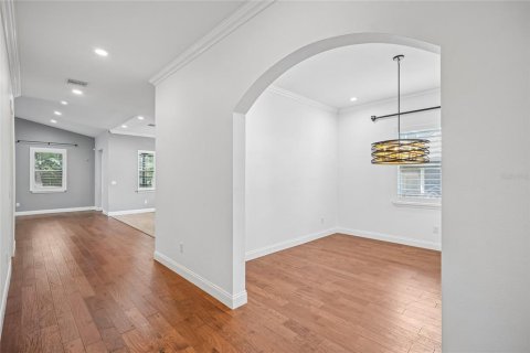 Casa en venta en Tampa, Florida, 4 dormitorios, 292.08 m2 № 2377886 - foto 22