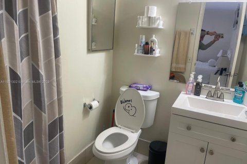 Снять в аренду кондоминиум в Майами, Флорида 2 спальни, 92.9м2, № 1975590 - фото 8