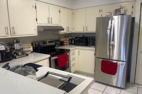 Снять в аренду кондоминиум в Майами, Флорида 2 спальни, 92.9м2, № 1975590 - фото 21