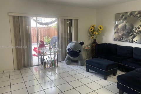 Снять в аренду кондоминиум в Майами, Флорида 2 спальни, 92.9м2, № 1975590 - фото 23