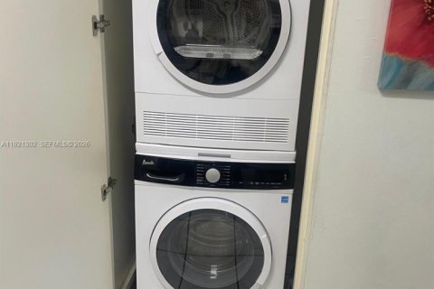 Снять в аренду кондоминиум в Майами, Флорида 2 спальни, 92.9м2, № 1975590 - фото 20