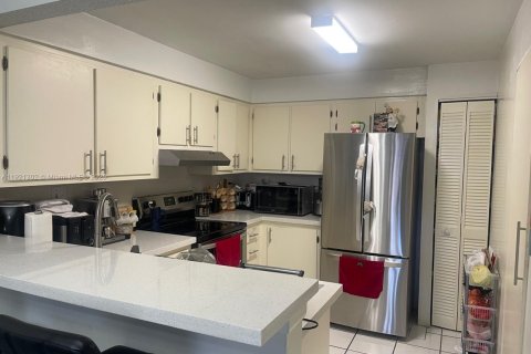 Снять в аренду кондоминиум в Майами, Флорида 2 спальни, 92.9м2, № 1975590 - фото 13