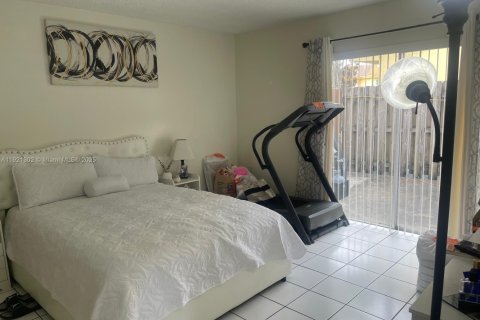 Снять в аренду кондоминиум в Майами, Флорида 2 спальни, 92.9м2, № 1975590 - фото 10