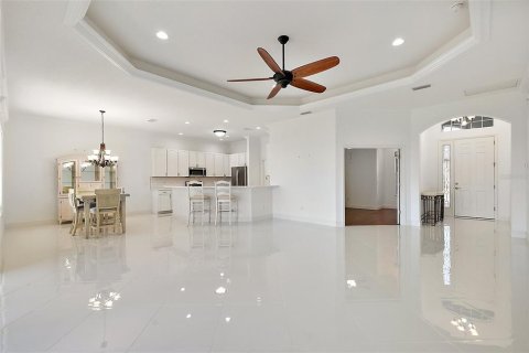 House in Oxford, Florida 4 bedrooms, 201.41 sq.m. № 1524216 - photo 10