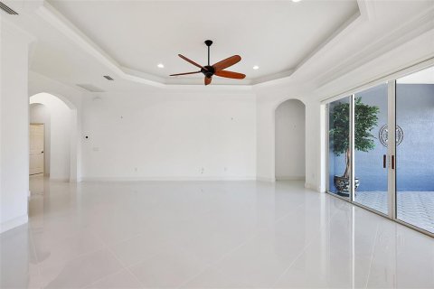 House in Oxford, Florida 4 bedrooms, 201.41 sq.m. № 1524216 - photo 8