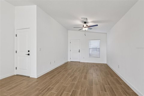 House in Brooksville, Florida 2 bedrooms, 95.88 sq.m. № 2202133 - photo 2