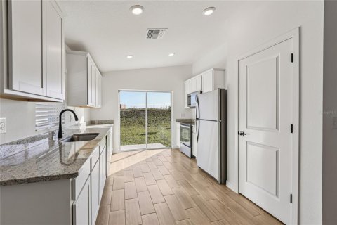 House in Brooksville, Florida 2 bedrooms, 95.88 sq.m. № 2202133 - photo 5