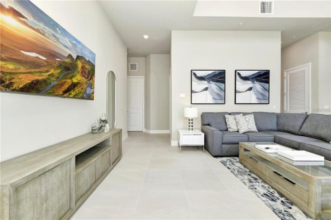 Condo in Four Corners, Florida, 5 bedrooms  № 2104322 - photo 4
