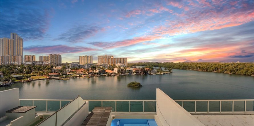 Condo à Sunny Isles Beach, Floride, 3 chambres  № 1481244