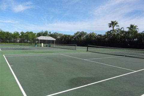 Condo in Hallandale Beach, Florida, 1 bedroom  № 1963828 - photo 10