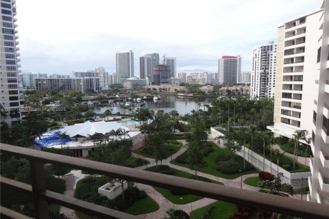 Condo in Hallandale Beach, Florida, 1 bedroom  № 1963828 - photo 3