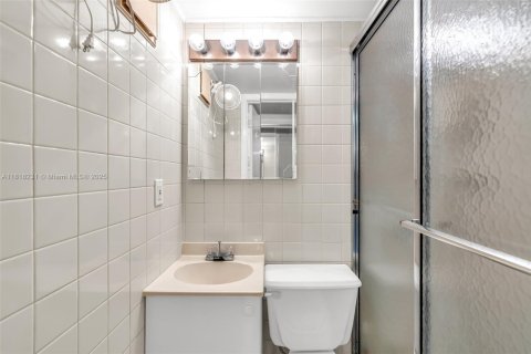 Condominio en venta en Deerfield Beach, Florida, 1 dormitorio, 66.8 m2 № 1937521 - foto 16