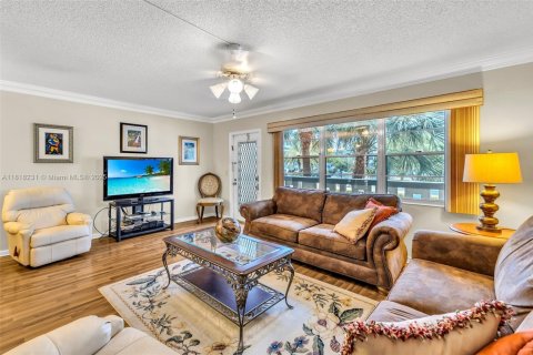 Condo in Deerfield Beach, Florida, 1 bedroom  № 1937521 - photo 13