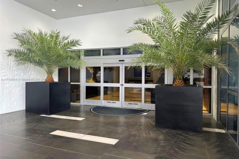 Condo in Miami, Florida, 2 bedrooms  № 1489381 - photo 5