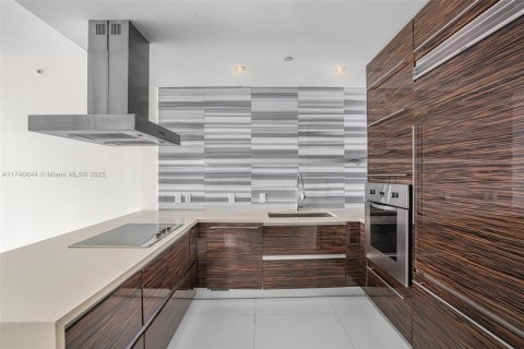 Condo in Miami, Florida, 2 bedrooms  № 1489381 - photo 14