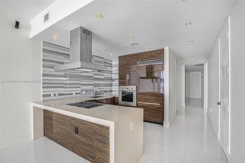 Condo in Miami, Florida, 2 bedrooms  № 1489381 - photo 13