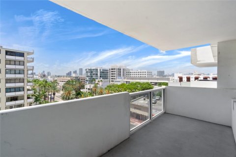 Copropriété à louer à Miami Beach, Floride: 47.84 m2 № 1852081 - photo 14