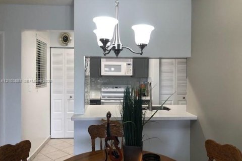 Copropriété à louer à Sunrise, Floride: 3 chambres, 79.71 m2 № 2401652 - photo 5